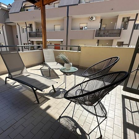 Zeta Rooms Касерта Екстериор снимка