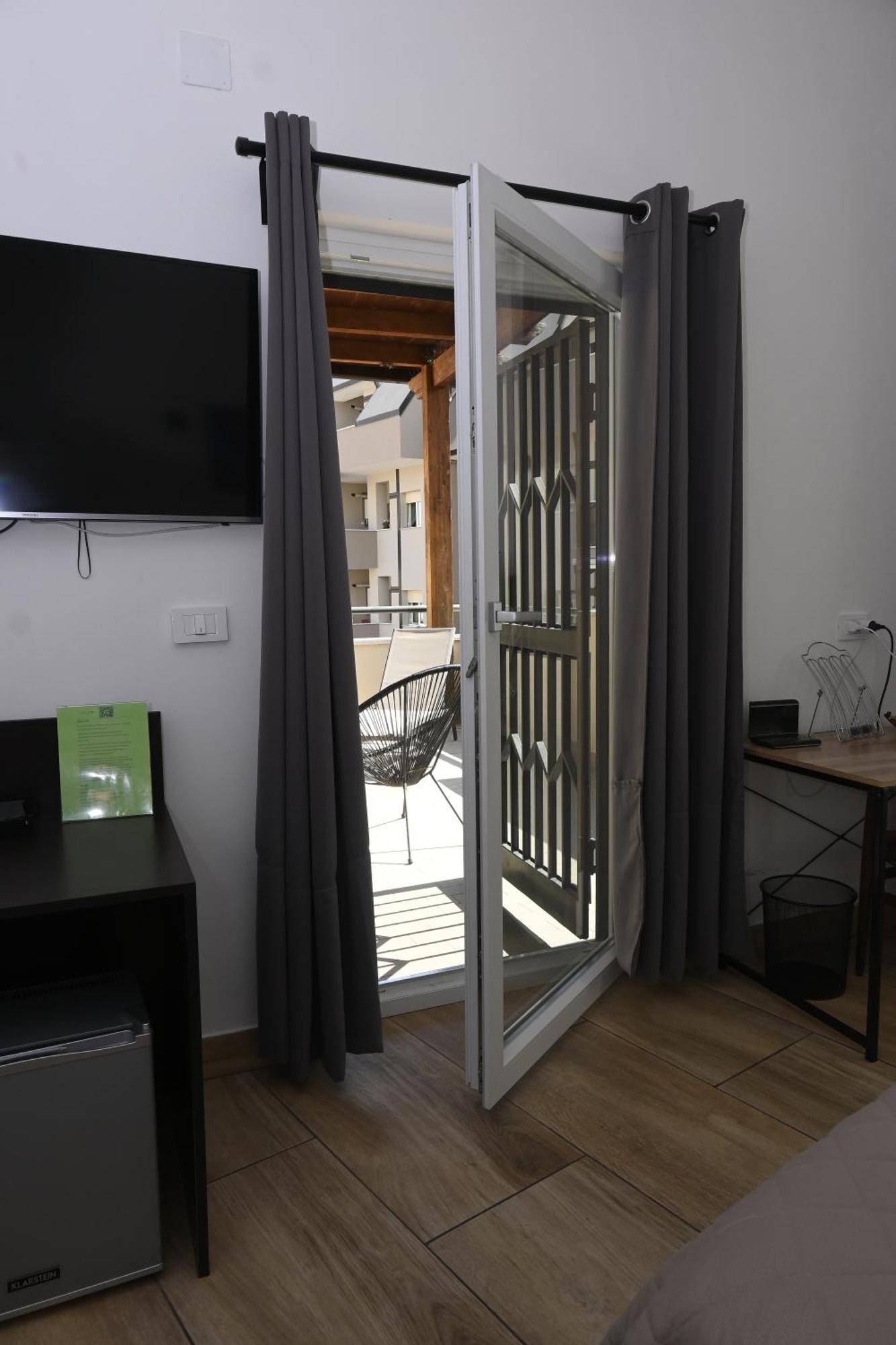 Zeta Rooms Касерта Екстериор снимка